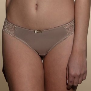 Cola less con puntilla lateral